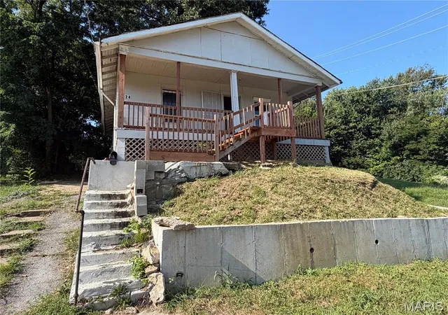 Photo 1 of Single family home for sale at 6224 Lexington Ave, Saint Louis, MO 63121 | MLS# MIS26058509 | Listing updated on 2026-09-10