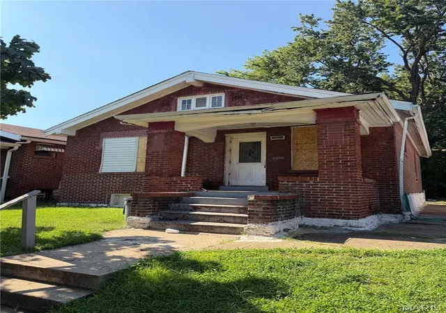 Single family home for sale at 4824 Margaretta Ave, Saint Louis, MO 63115 | MLS# MIS26058526