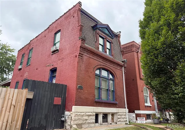 Single family home for sale at 3319 Wisconsin Ave, Saint Louis, MO 63118 | MLS# MIS26058532