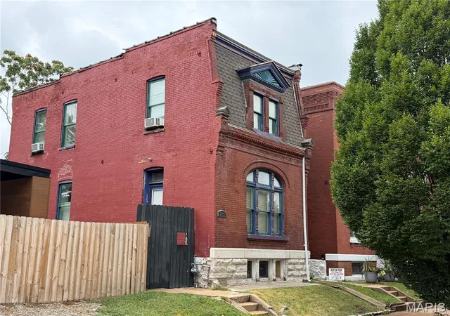 Photo 2 of Single family home for sale at 3319 Wisconsin Ave, Saint Louis, MO 63118 | MLS# MIS26058532 | Listing updated on 2026-09-25