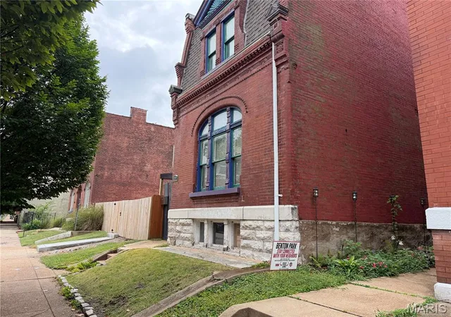 Photo 3 of Single family home for sale at 3319 Wisconsin Ave, Saint Louis, MO 63118 | MLS# MIS26058532 | Listing updated on 2026-09-25