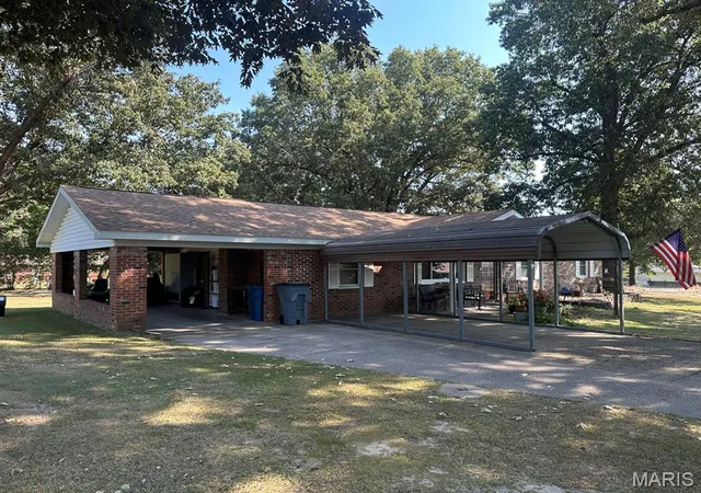 Photo 2 of Single family home for sale at 17237 Sam Dr, Dexter, MO 63841 | MLS# MIS26058543 | Listing updated on 2026-10-02