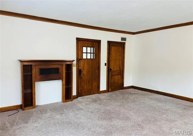 Photo 3 of Single family home for sale at 300 Grand Ave, Hannibal, MO 63401 | MLS# MIS26058614 | Listing updated on 2026-09-14
