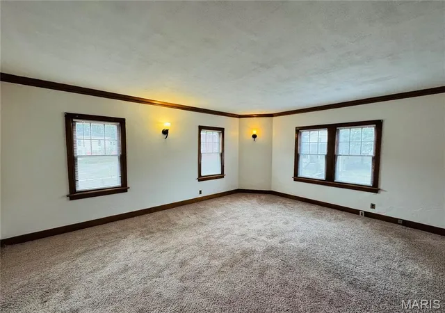 Photo 4 of Single family home for sale at 300 Grand Ave, Hannibal, MO 63401 | MLS# MIS26058614 | Listing updated on 2026-09-14