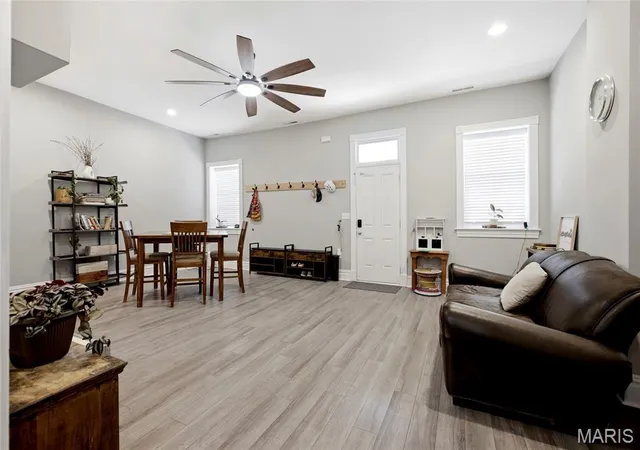 Photo 2 of Single family home for sale at 2106 S 8th Street, Saint Louis, MO 63104 | MLS# MIS26058621 | Listing updated on 2026-10-20