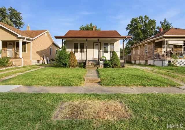 Photo 1 of Single family home for sale at 2842 Washington Ave, Granite City, IL 62040 | MLS# MIS26058628 | Listing updated on 2026-09-24