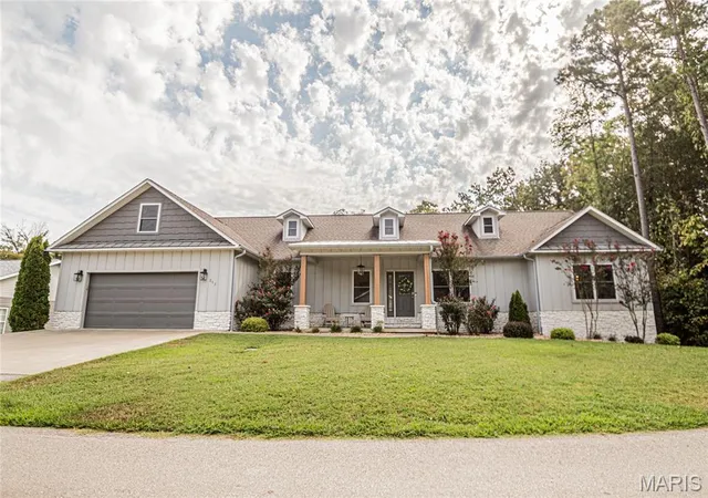 Photo 2 of Single family home for sale at 215 Ruth Harris, Poplar Bluff, MO 63901 | MLS# MIS26058654 | Listing updated on 2026-09-11