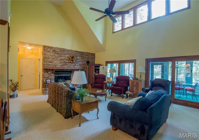 Photo 3 of Single family home for sale at 2809 Spring Dr, Vandalia, IL 62471 | MLS# MIS26058665 | Listing updated on 2026-09-11