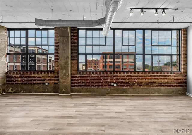 Photo 3 of Condo for sale at 2020 Washington Ave #501, Saint Louis, MO 63103 | MLS# MIS26058677 | Listing updated on 2026-09-14