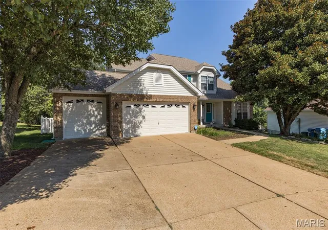 Photo 1 of Sale Pending at 413 Roosevelt Woods Ct, Fenton, MO 63026 | MLS# MIS26058696 | Listing updated on 2026-10-01