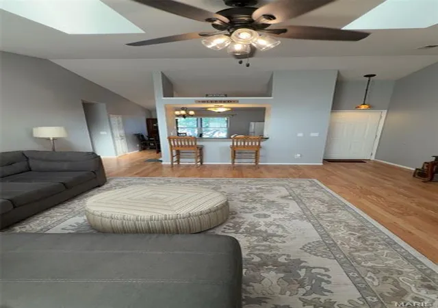 Listing Photo 4 - Condo for sale in building located at 905 Sugar Lake Ct, Saint Peters, MO 63376 - Unit #6