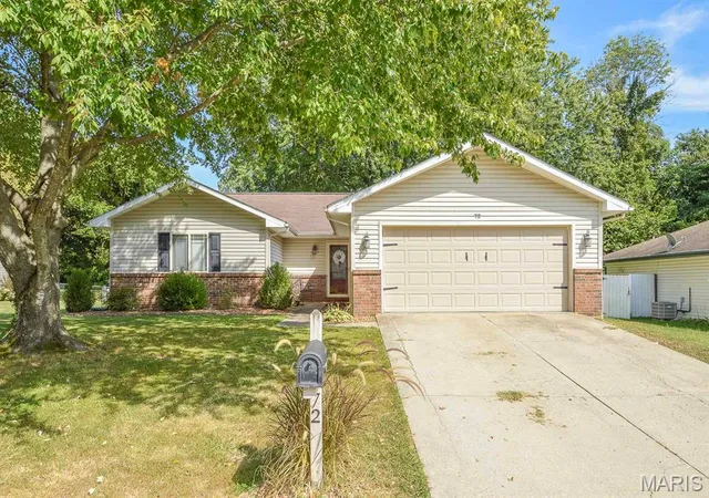 Photo 1 of Single family home for sale at 72 Innsbruck Ln, Belleville, IL 62221 | MLS# MIS26058710 | Listing updated on 2026-09-14
