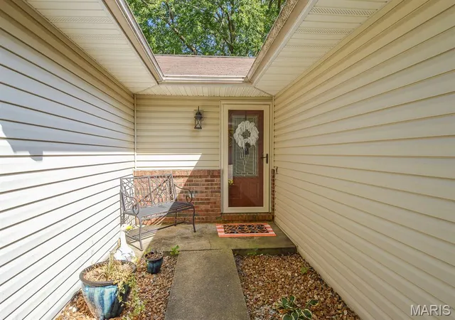 Photo 3 of Single family home for sale at 72 Innsbruck Ln, Belleville, IL 62221 | MLS# MIS26058710 | Listing updated on 2026-09-14