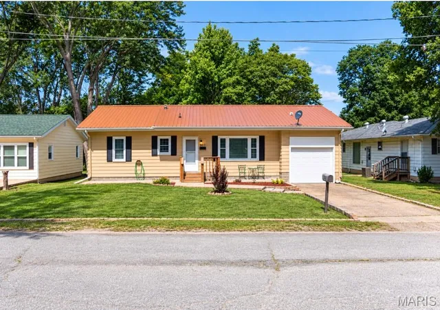 Photo 1 of Single family home for sale at 803 S Oak St, Salem, MO 65560 | MLS# MIS26058758 | Listing updated on 2026-09-28