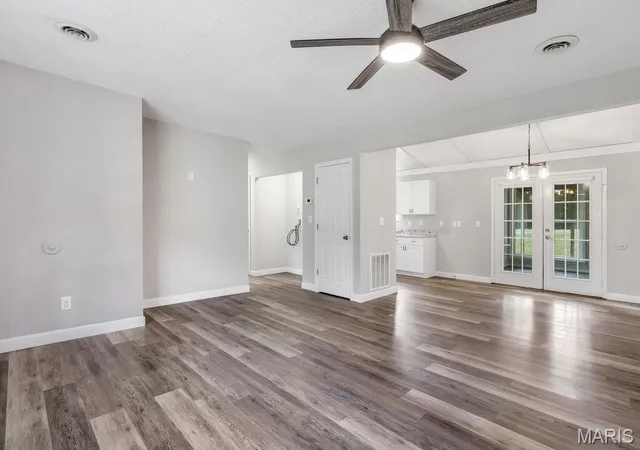 Photo 4 of Single family home for sale at 19034 Royal Dr, Warrenton, MO 63383 | MLS# MIS26058779 | Listing updated on 2026-09-11