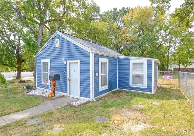 Photo 2 of Single family home for sale at 304 W Pitman St, O Fallon, MO 63366 | MLS# MIS26058784 | Listing updated on 2026-09-14