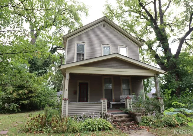 Photo 1 of Single family home for sale at 418 S 4th Street, Greenville, IL 62246 | MLS# MIS26058789 | Listing updated on 2026-09-11