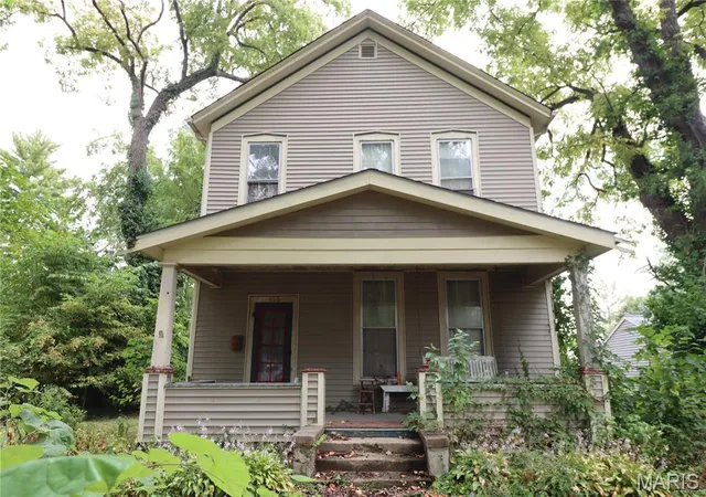 Photo 3 of Single family home for sale at 418 S 4th Street, Greenville, IL 62246 | MLS# MIS26058789 | Listing updated on 2026-09-11