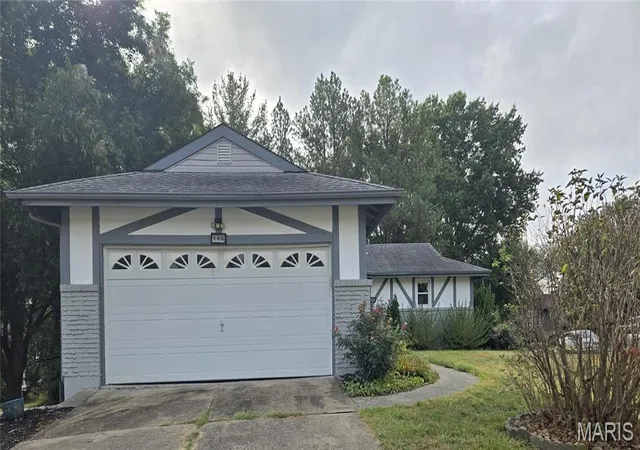 Photo 1 of Single family home for sale at 266 Savoy Dr, Lake Saint Louis, MO 63367 | MLS# MIS26058813 | Listing updated on 2026-09-24