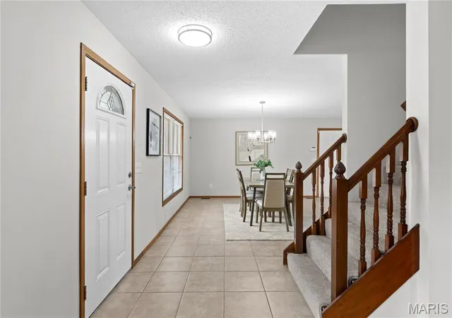 Photo 3 of Sale Pending at 12237 Glenpark Dr, Maryland Heights, MO 63043 | MLS# MIS26058817 | Listing updated on 2026-09-15