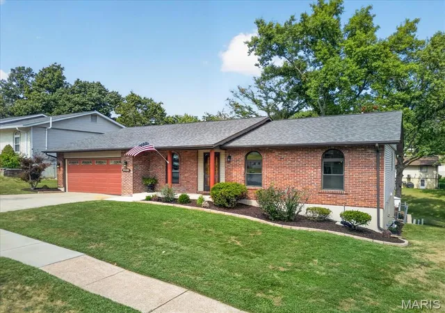 Photo 2 of Single family home for sale at 3943 Camelot Ests Ct, Saint Louis, MO 63129 | MLS# MIS26058834 | Listing updated on 2026-09-25