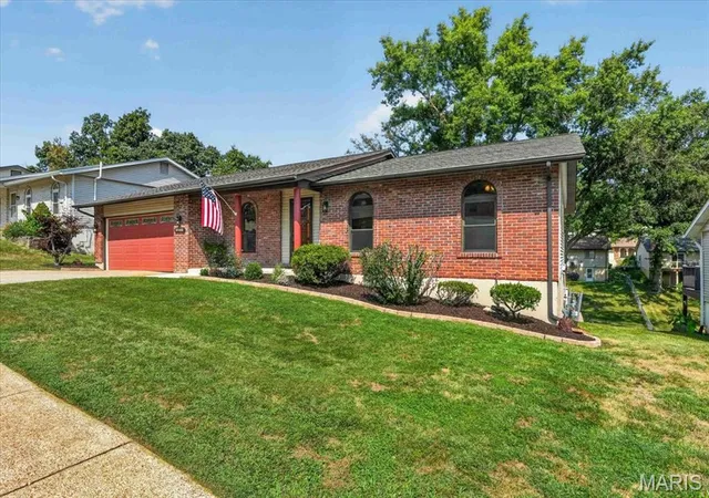 Photo 3 of Single family home for sale at 3943 Camelot Ests Ct, Saint Louis, MO 63129 | MLS# MIS26058834 | Listing updated on 2026-09-25