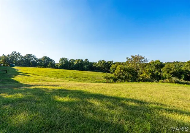 Photo 3 of Sale Pending at 537 Morber Rd, Ava, IL 62907 | MLS# MIS26058841 | Listing updated on 2026-09-21