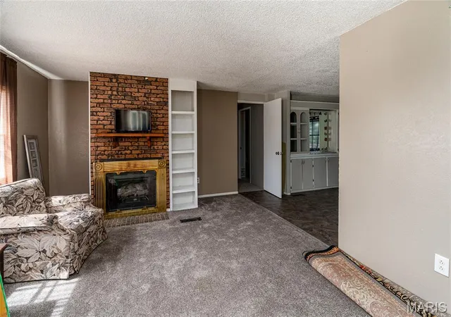 Photo 4 of Manufactured home for sale at 203 E 3rd Street, Christopher, IL 62822 | MLS# MIS26058872 | Listing updated on 2026-09-21