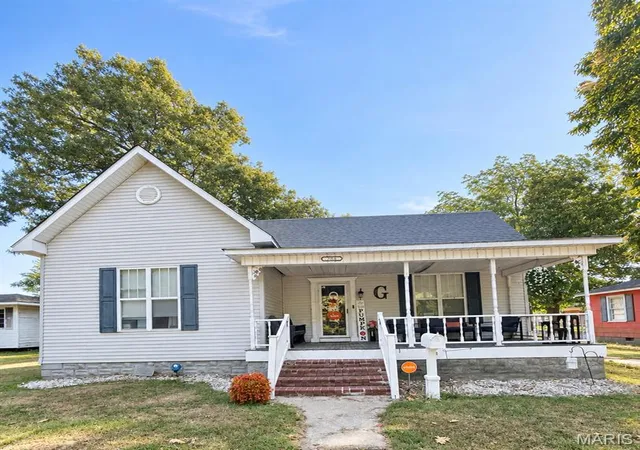 Single family home for sale at 206 N Beckwith St, Malden, MO 63863 | MLS# MIS26058881
