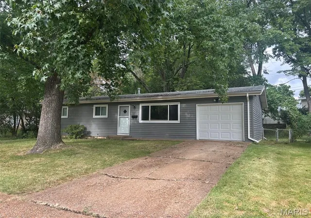 Photo 1 of Single family home for sale at 1360 Acredale Dr, Florissant, MO 63033 | MLS# MIS26058891 | Listing updated on 2026-09-26