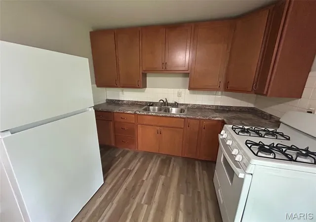 Photo 3 of Single family home for sale at 1360 Acredale Dr, Florissant, MO 63033 | MLS# MIS26058891 | Listing updated on 2026-09-26