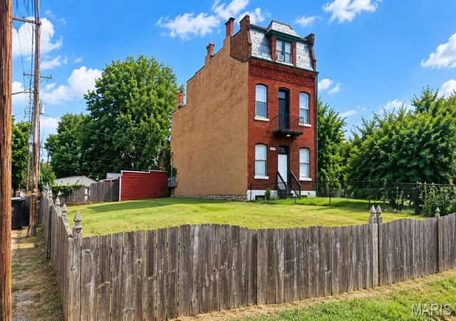 Photo 2 of Land for sale at 2211 Shenandoah Ave, Saint Louis, MO 63104 | MLS# MIS26058895 | Listing updated on 2026-09-12
