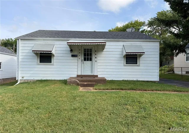 Photo 2 of Sale Pending at 9421 Kathlyn Dr, Saint Louis, MO 63134 | MLS# MIS26058908 | Listing updated on 2026-09-23