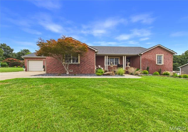 Photo 1 of Single family home for sale at 15302 Springhill Dr, Dexter, MO 63841 | MLS# MIS26058920 | Listing updated on 2026-09-29
