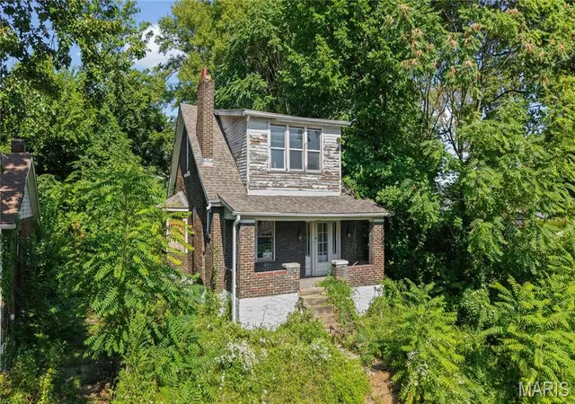 Photo 2 of Single family home for sale at 1207 Iona Ave, Saint Louis, MO 63133 | MLS# MIS26058924 | Listing updated on 2026-09-14