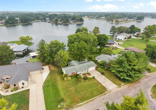 Photo 3 of Single family home for sale at 355 Wanda Dr, Edwardsville, IL 62025 | MLS# MIS26058925 | Listing updated on 2026-09-14
