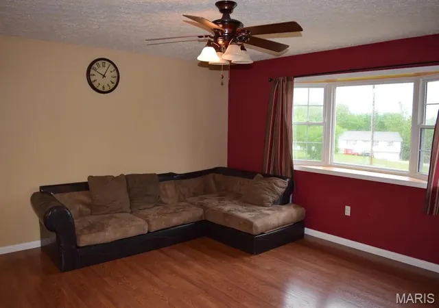 Photo 3 of Single family home for sale at 15370 Top Dr, Saint Robert, MO 65584 | MLS# MIS26058964 | Listing updated on 2026-09-15