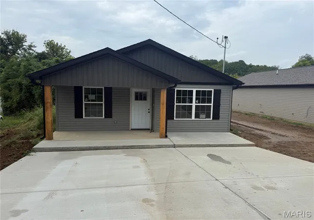 Single family home for sale at 1436 N Spanish St, Cape Girardeau, MO 63701 | MLS# MIS26058967