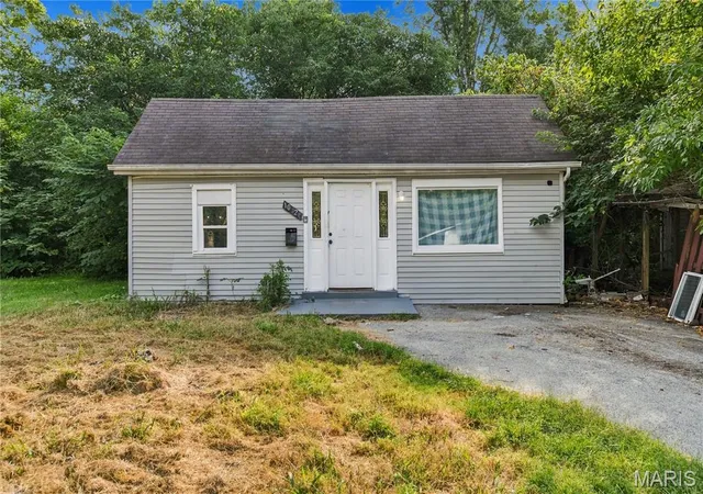 Photo 1 of Single family home for sale at 10320 Baron Dr, Saint Louis, MO 63136 | MLS# MIS26059016 | Listing updated on 2026-09-23