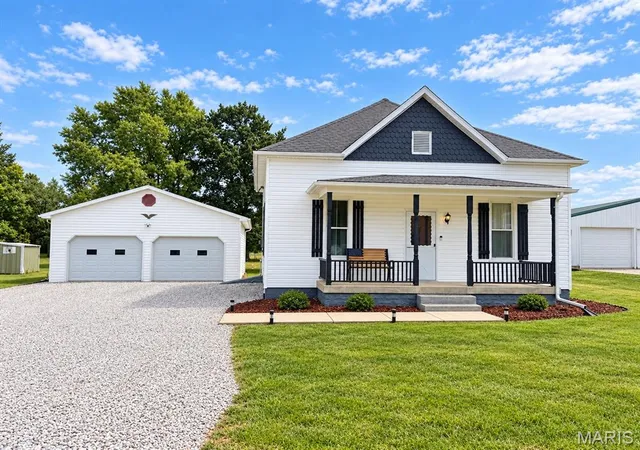 Single family home for sale at 208 N Church St, Mulberry Grove, IL 62262 | MLS# MIS26059020