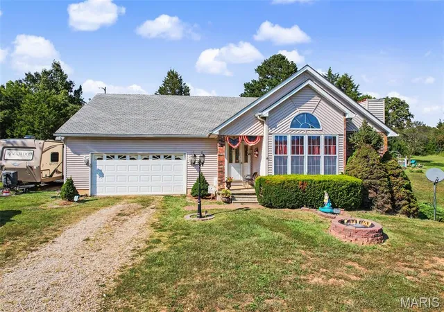 Photo 3 of Single family home for sale at 20756 State Hwy C, Belgrade, MO 63622 | MLS# MIS26059035 | Listing updated on 2026-09-13
