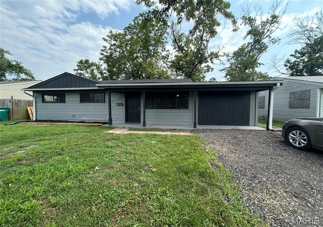 Photo 1 of Sale Pending at 1529 Andrews Dr, East Saint Louis, IL 62206 | MLS# MIS26059039 | Listing updated on 2026-09-12