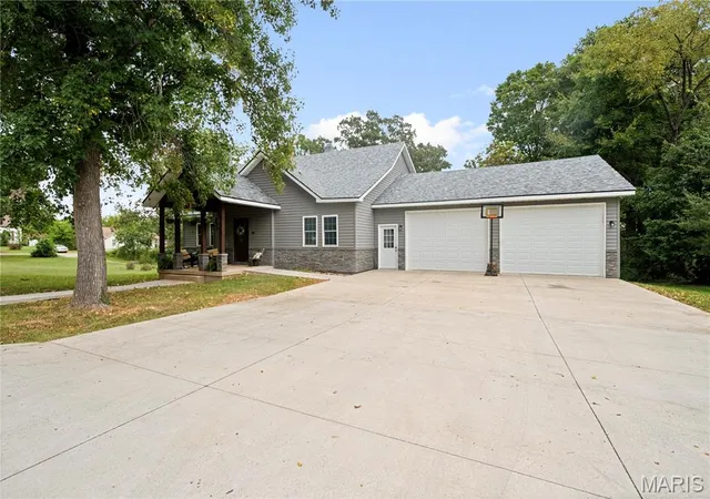 Photo 3 of Single family home for sale at 805 N 1st Street, Steelville, MO 65565 | MLS# MIS26059042 | Listing updated on 2026-09-12