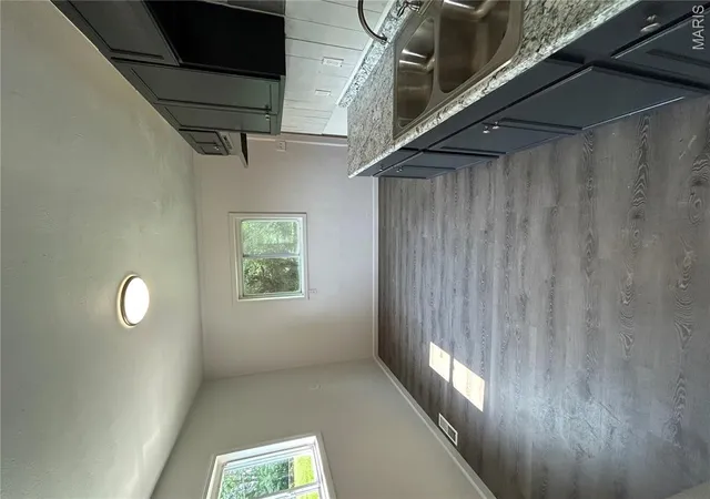 Photo 3 of Sale Pending at 1422 Andrews Dr, East Saint Louis, IL 62206 | MLS# MIS26059044 | Listing updated on 2026-09-12