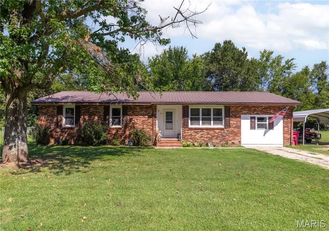 Single family home for sale at 46 Dement Rd, Sikeston, MO 63801 | MLS# MIS26059052