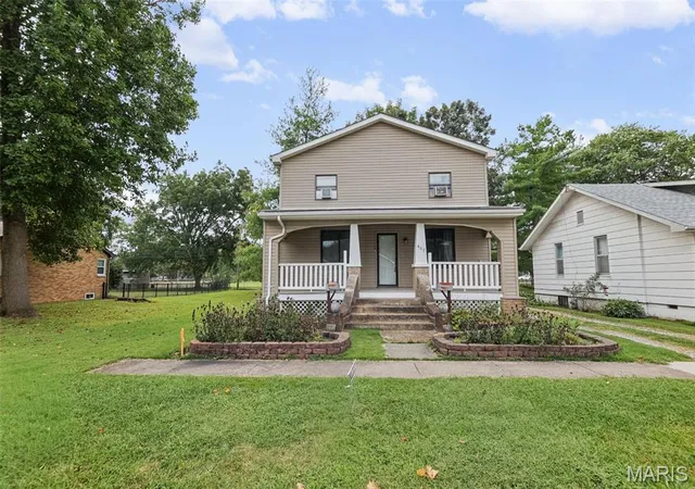 Photo 2 of Single family home for sale at 407 E 4th Street, O'fallon, IL 62269 | MLS# MIS26059129 | Listing updated on 2026-09-21