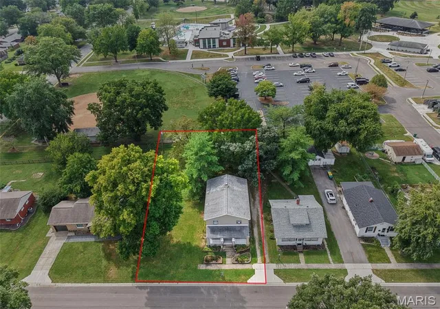 Photo 4 of Single family home for sale at 407 E 4th Street, O'fallon, IL 62269 | MLS# MIS26059129 | Listing updated on 2026-09-21