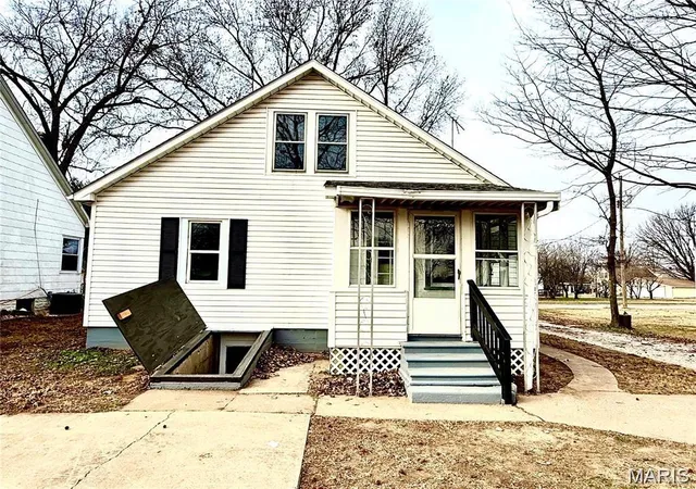 Photo 3 of Single family home for sale at 504 1st Street, Evansville, IL 62242 | MLS# MIS26059134 | Listing updated on 2026-10-11