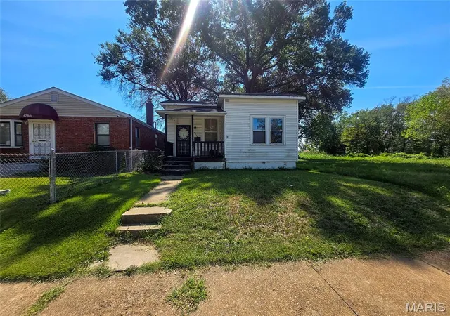 Photo 2 of Single family home for sale at 4786 Wren Ave, Saint Louis, MO 63120 | MLS# MIS26059165 | Listing updated on 2026-09-29