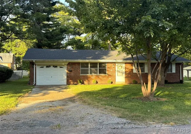 Photo 3 of Single family home for sale at 617 Portland Ave, Belleville, IL 62220 | MLS# MIS26059195 | Listing updated on 2026-09-14